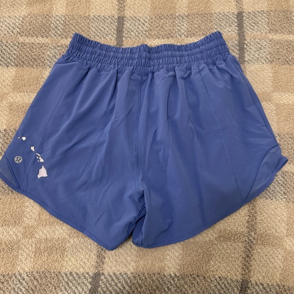Lululemon Hawaii Hotty Hot Short Size 6 - Picture 2 of 4